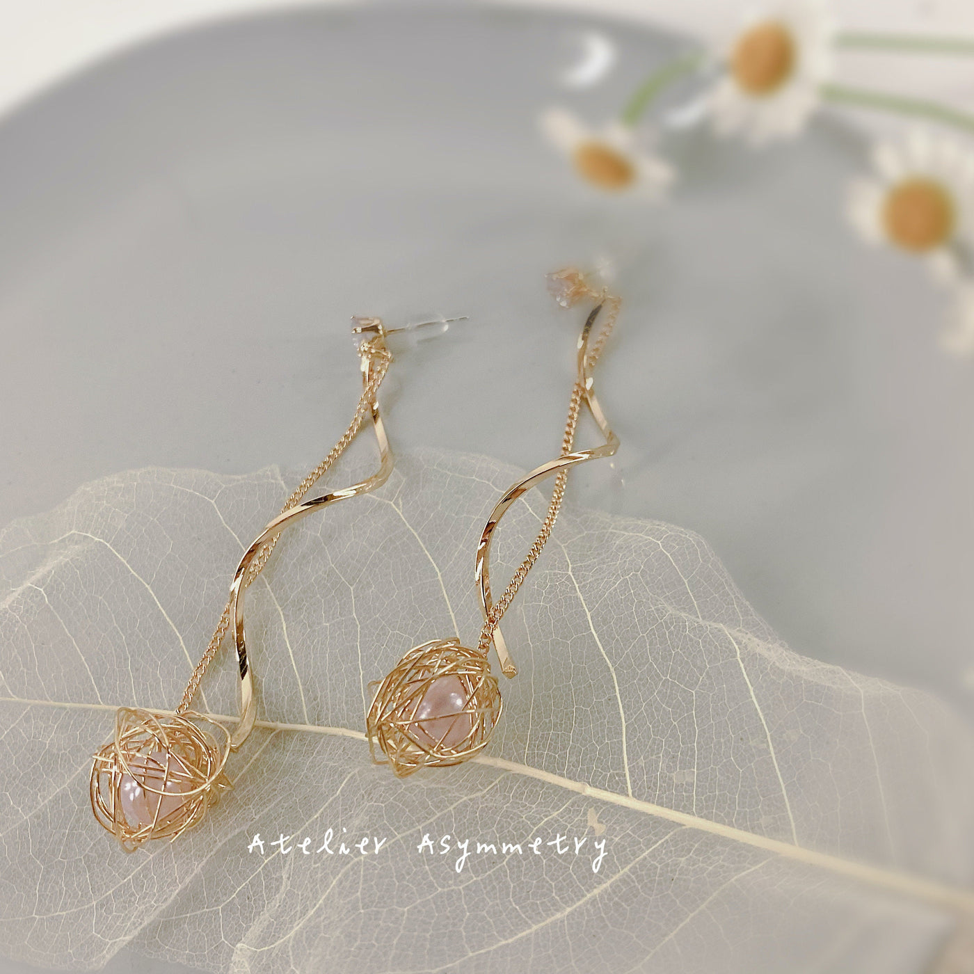 Wire Pearl Drop Earrings 