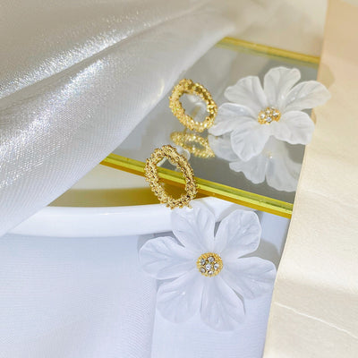 Clear Flower Dangle Earrings 