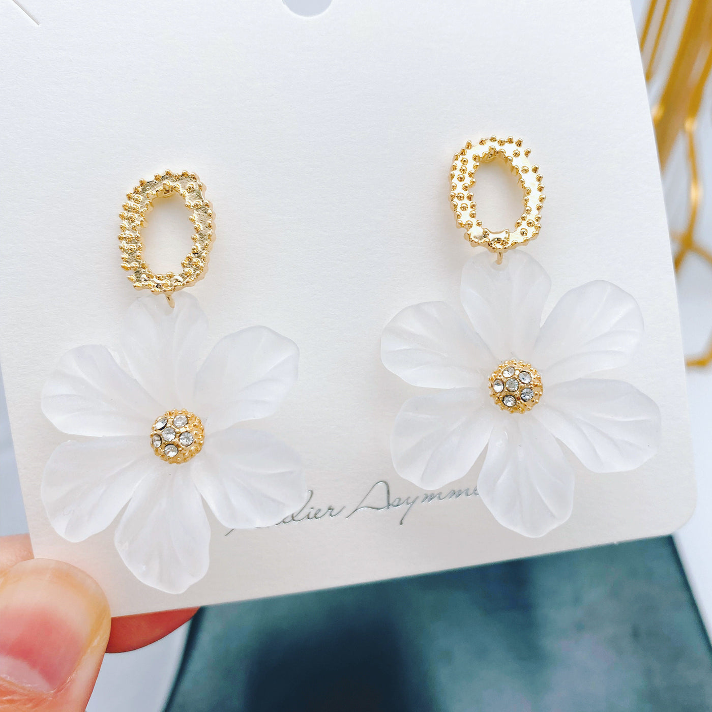 Clear Flower Dangle Earrings 