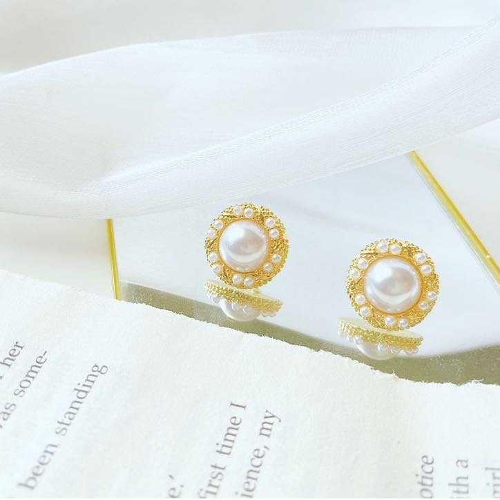 Pearl Wreath Stud Earrings 